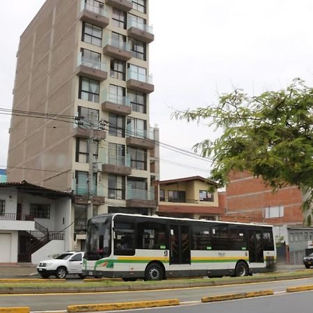 Acogedor Apartamento En Medellin Sector Molinos Apartment Luaran gambar